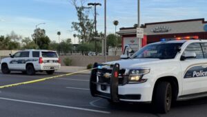 Man dead in shooting after confrontation with woman at Phoenix intersection