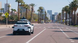 Waymo partners with DoorDash to deliver groceries, meals in metro Phoenix