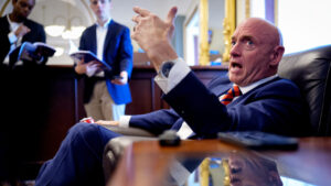 Sen. Mark Kelly says reported 2nd strike on suspected smugglers 'seems to' be a war crime