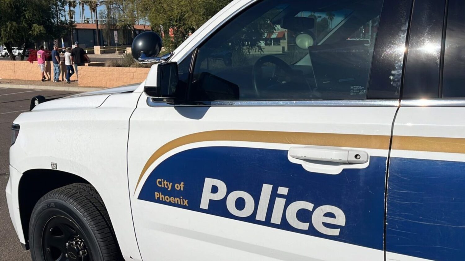 Phoenix shooting leaves man dead, 1 woman injured...