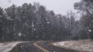 Winter storm systems bringing showers to Valley, snow to northern Arizona