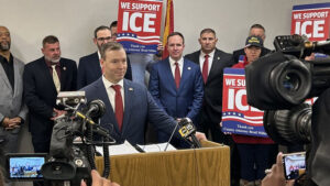 Pinal County attorney clashes with board over partnership agreement with ICE