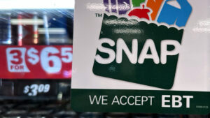 Report: Nearly half of Arizona's food aid recipients dropped from program in last year