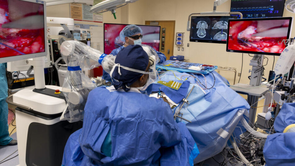 Banner Thunderbird Medical Center in Glendale recently became the first hospital in the West to use...