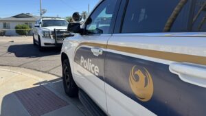 High-speed crash involving 2 cars in north Phoenix leaves 1 dead, another with serious injuries