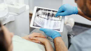 East Valley dentist accused of failing to report child molestation allegations against assistant