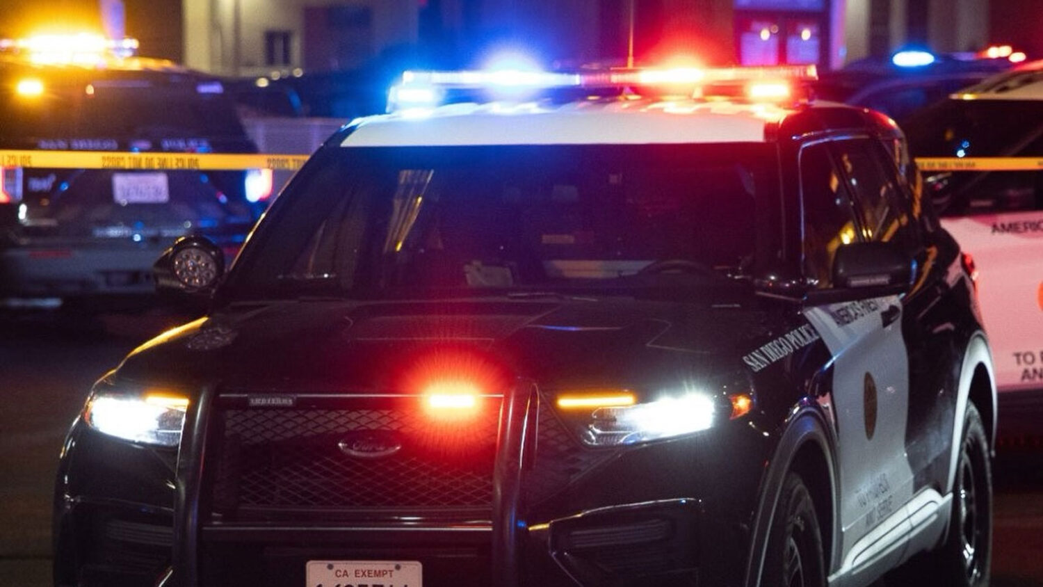 A Phoenix man faces murder charges after allegedly following his pregnant teenage girlfriend from A...