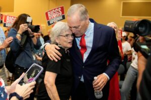 Arizona Republicans pick nominees Tuesday for governor and other top offices