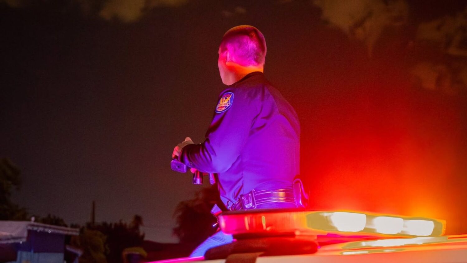 Overnight shooting in Phoenix sends teen to hospital