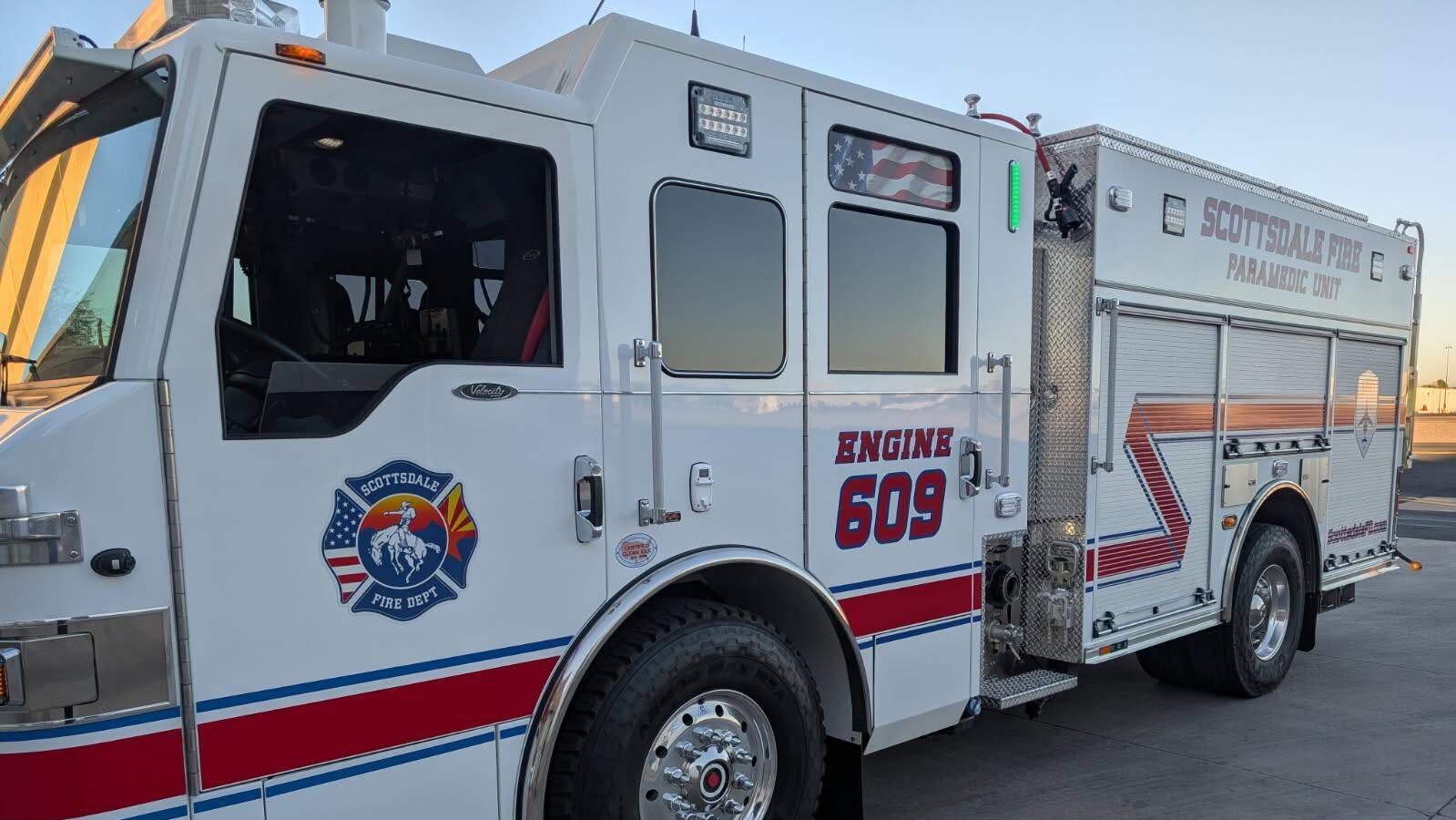 Fire crews working to rescue 2 hikers with heat exhaustion from Scottsdale trail...