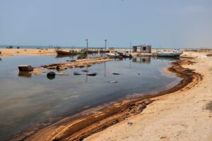 2 UAE tankers attacked while transiting Strait of Hormuz, and other news from the Middle East