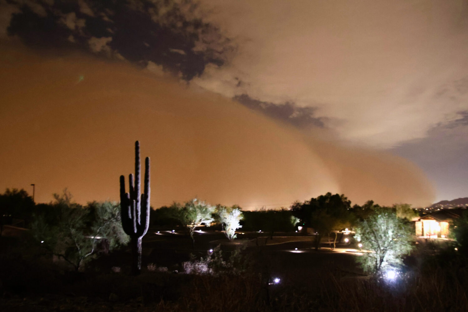 Phoenix rocked by twin category 5 haboobs, a first in 16 years of records
