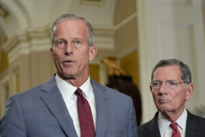 Senate approves funding bill to avoid a shutdown before the election