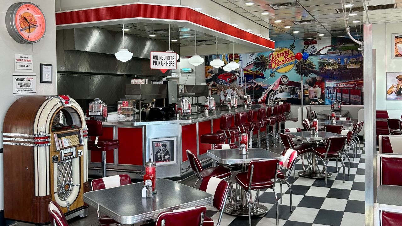 Garage, Johnny Rockets opening this weekend at Chandler Fashion Center