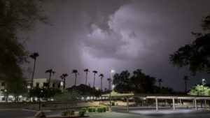 Severe weather with dust, rain rolls into Valley Sunday night
