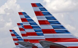 2 planes with the same flight number avoid possible disaster thanks to quick-thinking controller
