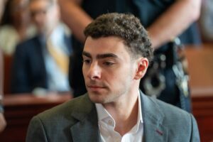Luigi Mangione set to appear in court for expected guilty plea in killing of UnitedHealthcare CEO