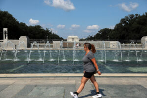 World War II Memorial in DC vandalized with bubbles, graffiti