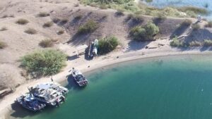 2 dead after boat hits peninsula, flips at Lake Havasu