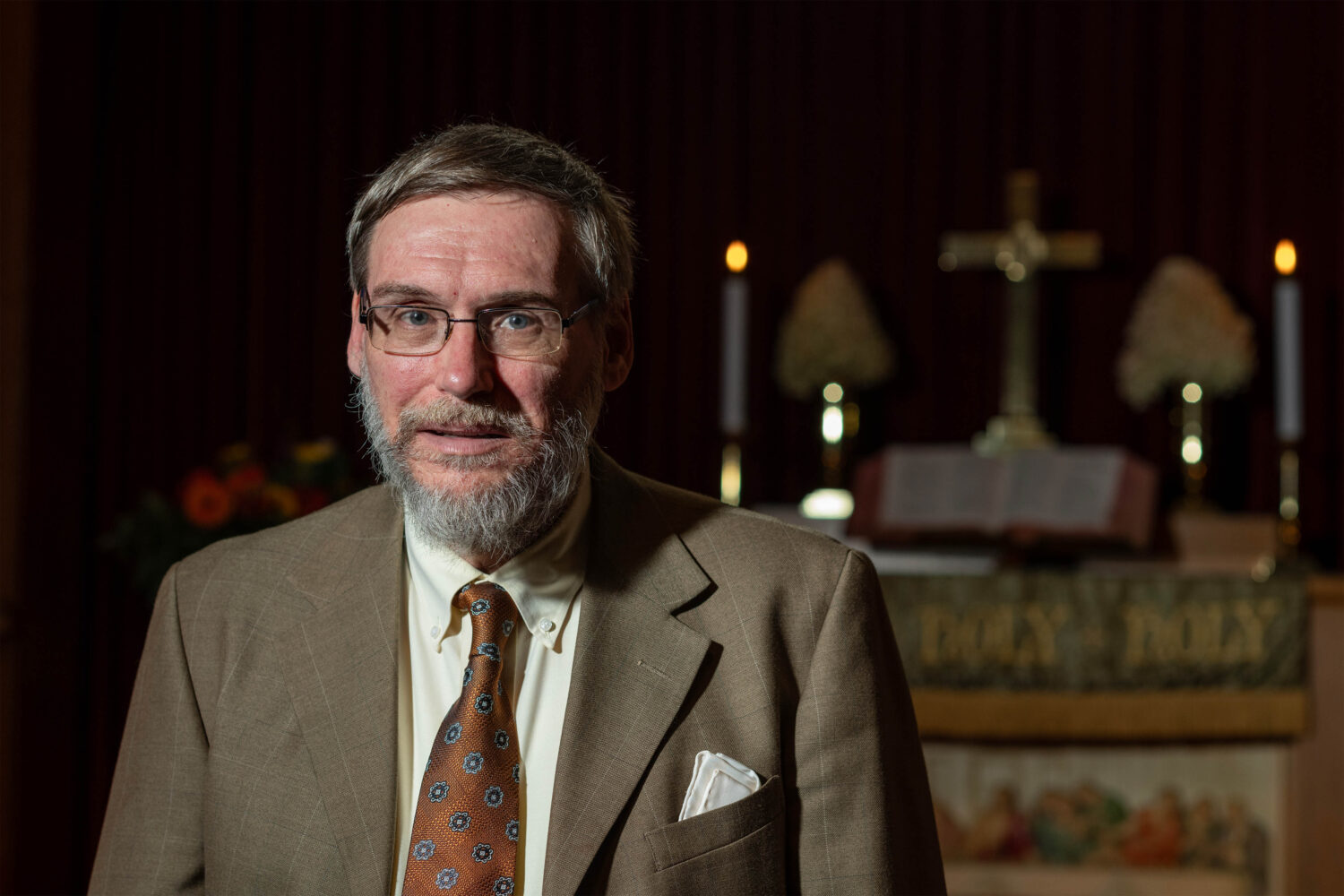 This photo provided by Miriam Alarcón Avila, shows Pastor Mike Jager in Sumner, Iowa, Sept. 25, 20...