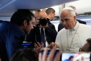Pope Leo XIV affirms need for media when asked about Trump ban at White House