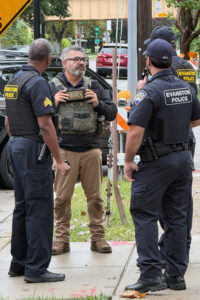 U.S. citizen injured in Illinois after ICE agents mistook him for fugitive, tried to arrest him