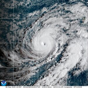 Hawaii residents told to expect tropical storm conditions as Hurricane Lowell passes to the west