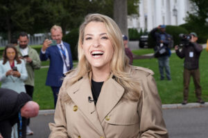 White House TV pool appears to be back in operation, but CNN’s media analyst calls situation ‘fluid’