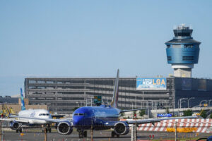 New York airport operations resume after disruptions across US Northeast due to technical problems