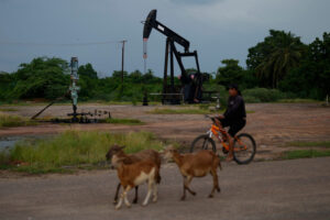 Oil giant Chevron is expected to announce it will expand operations in Venezuela, US official says