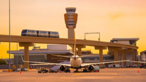 Ground stop issued at Phoenix Sky Harbor amid thunderstorms