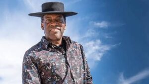 Beloved Phoenix musician ‘King of Strings’ Carvin Jones dies, 60
