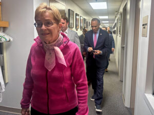 Jeffries likes Democrats’ chances in race for the House as he campaigns in Ohio