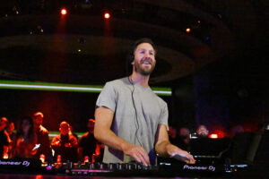 Calvin Harris to headline final night of 2027 Coors Light Birds Nest