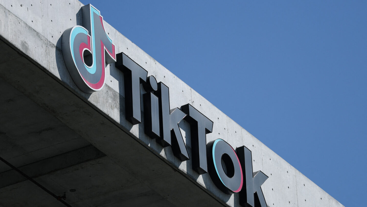 Arizona TikTok lawsuit alleges app hooks kids, hides risks from families