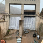 Mormon Flat Dam maintenance is underway. (KTAR News photo/Heidi Hommel)