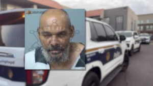 Brother-vs-brother knife fight in west Phoenix leaves both hospitalized. Police say one started it
