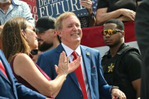 Trump returns to Texas for a high-stakes push to keep the state in Republican hands