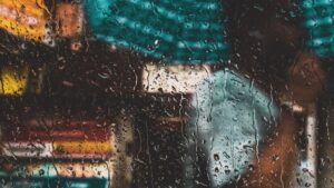 Light rain moves into Phoenix metro Saturday evening following high winds