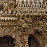 A closeup of the intricate sculptures of the Ideal Palace. (Photo: http://www.facteurcheval.com/)