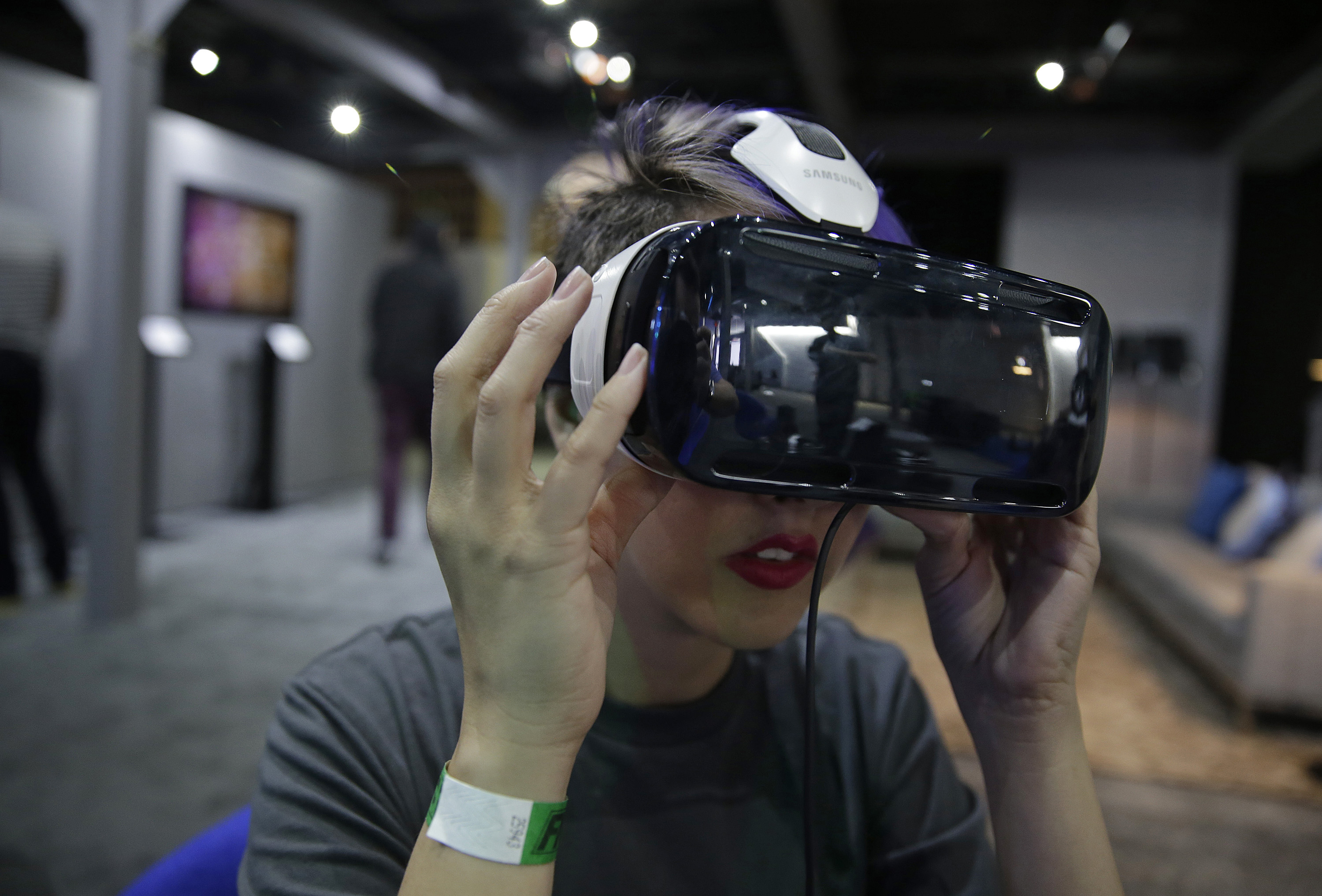 Vr тверь. VR очки 2023. Очки дополненной реальности. VR Glasses очки виртуальной реальности. Виртуальная и дополненная реальность.