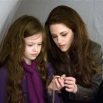 This film image released by Summit Entertainment shows Mackenzie Foy, left, and Kristen Stewart in a scene from "The Twilight Saga: Breaking Dawn Part 2." (AP Photo/Summit Entertainment, Andrew Cooper) Ph: Andrew Cooper, SMPSP 